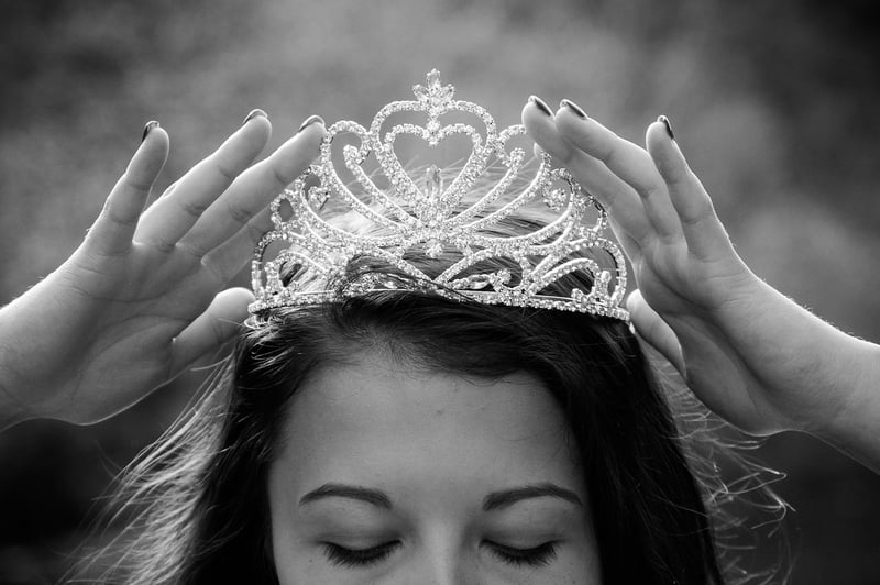 Regal Glamour